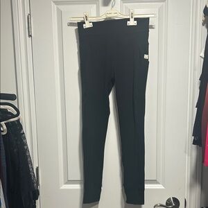 Vuori Black cropped  Leggings - Soft Stretch Active Bottoms